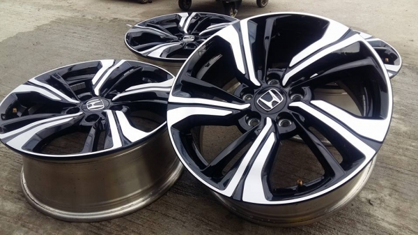 ขายล้อแม็กป้ายแดง civic fc 17"  สนใจติดต่อ ตาเล็ก ล้อและยางครับ 081-3747940