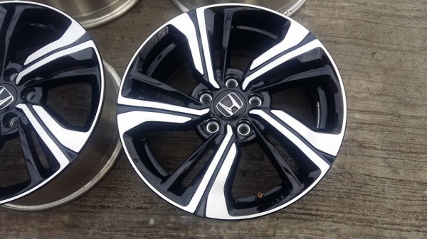 ขายล้อแม็กป้ายแดง civic fc 17" สนใจติดต่อ ตาเล็ก ล้อและยางครับ 081-3747940 ขายล้อแม็กป้ายแดง civic fc 17" สนใจติดต่อ ตาเล็ก ล้อและยางครับ 081-3747940