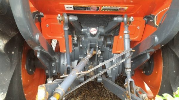 ขายรถไถ KUBOTA L3608 SP พร้อมอุปกรณ์ดันหน้า และผาน6  1.รับประกันเครื่องยนต์ 1 เดือน  2.เปลี่ยนถ่ายของเหลวให้ใหม่พร้อมกรองใหม่รอบตัว  3.แถมขนส่งให้ฟรีๆๆ ทั่วประเทศไทย  ราคา 380,000 บาท อ.แกลง จ.ระยอง   DC Tractor Rayong 0818618678,0899347475 https://www.fa