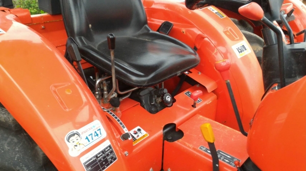 ขายรถไถ KUBOTA L3608 SP พร้อมอุปกรณ์ดันหน้า และผาน6  1.รับประกันเครื่องยนต์ 1 เดือน  2.เปลี่ยนถ่ายของเหลวให้ใหม่พร้อมกรองใหม่รอบตัว  3.แถมขนส่งให้ฟรีๆๆ ทั่วประเทศไทย  ราคา 380,000 บาท อ.แกลง จ.ระยอง   DC Tractor Rayong 0818618678,0899347475 https://www.fa
