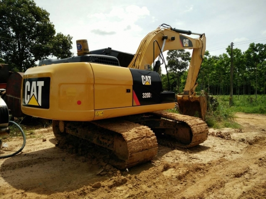 ขายดาวน์รถแบคโฮ CAT 320 D2 ไมล์ 1622 ชม.ขายดาวน์ 550000