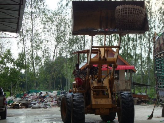 ขายรถตักล้อยาง เอวอ่อน แขนยาว ยกสูง ลดสุดๆ