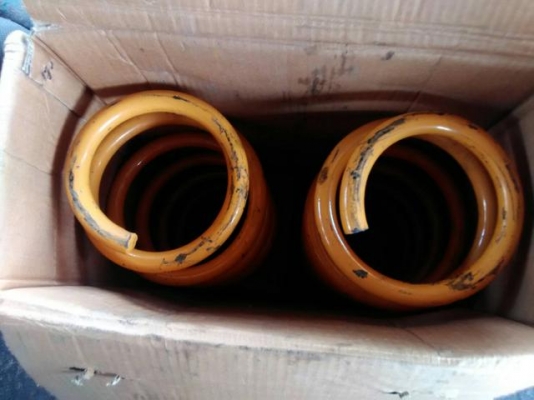 ขายโช้คซับแทง์ใส่สปอร์ตไรเดอร์ยกสองนิ้วครับ ขายโช้คซับแทง์ใส่สปอร์ตไรเดอร์ยกสองนิ้วครับ