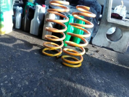 ขายโช้คซับแทง์ใส่สปอร์ตไรเดอร์ยกสองนิ้วครับ ขายโช้คซับแทง์ใส่สปอร์ตไรเดอร์ยกสองนิ้วครับ