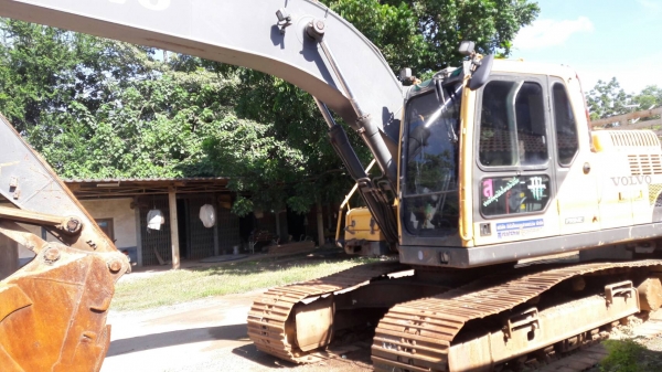 ขายรถแบคโฮ VOLVO EC210B เอกสารเล่มทะเบียน ราคา 1150000