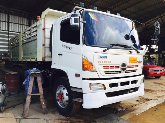 รถเข้ามาใหม่เก็บสีกระบะไม่เกิน 3 วัน ขายรถสิบล้อดัมพ์ HINO FM8J เครื่อง 251 แรง ปี 56 กระบะดัมพ์สามมิตร ไมล์ 110,xxx มีระบบลากพ่วง ยางใหม่ แอร์เย็น พร้อมใช้งาน ทะเบียนพร้อม