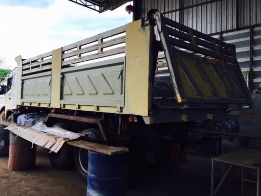 รถเข้ามาใหม่เก็บสีกระบะไม่เกิน 3 วัน ขายรถสิบล้อดัมพ์ HINO FM8J เครื่อง 251 แรง ปี 56 กระบะดัมพ์สามมิตร ไมล์ 110,xxx มีระบบลากพ่วง ยางใหม่ แอร์เย็น พร้อมใช้งาน ทะเบียนพร้อม