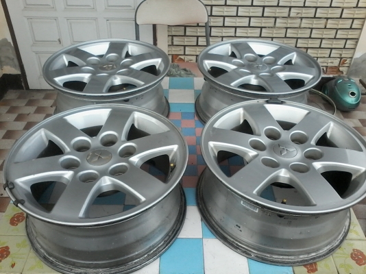 ล้อ pajerosport