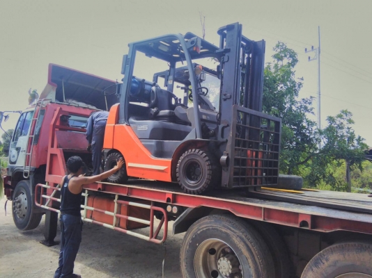 ขายด่วนรถยก TOYOTA 8FGยก2.5ตันเสาสูง3เมตรยางตันใหม่หน้าหลัง4เส้นงาสไลย์รถนอกนำเข้ายังไม่เคยใช้งานในเมืองไทยเลย=รุ่นใหม่ขายถูกๆๆ