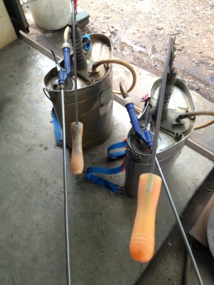 กรรไกรแท่นตัดเหล็ก made in western germany แม่แรง ถังฉีดยา กรรไกรแท่นตัดเหล็ก made in western germany แม่แรง ถังฉีดยา