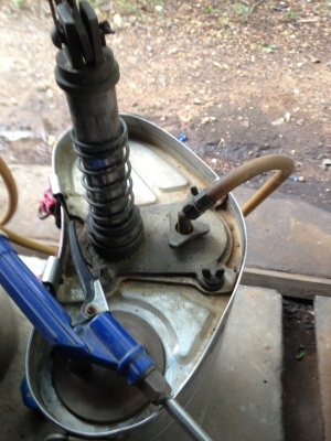 กรรไกรแท่นตัดเหล็ก made in western germany แม่แรง ถังฉีดยา กรรไกรแท่นตัดเหล็ก made in western germany แม่แรง ถังฉีดยา