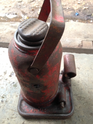 กรรไกรแท่นตัดเหล็ก made in western germany แม่แรง ถังฉีดยา กรรไกรแท่นตัดเหล็ก made in western germany แม่แรง ถังฉีดยา