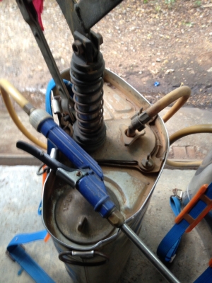 กรรไกรแท่นตัดเหล็ก made in western germany แม่แรง ถังฉีดยา กรรไกรแท่นตัดเหล็ก made in western germany แม่แรง ถังฉีดยา