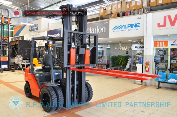 ขายรถโฟล์คลิฟท์มือสอง TOYOTA รุ่น 8FD25-38928 ราคา 580,000 บาท นำเข้าจากประเทศญี่ปุ่น 100\% ไม่เคยใช้งานในไทย