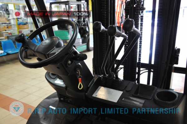 ขายรถโฟล์คลิฟท์มือสอง TOYOTA รุ่น 8FD25-38928 ราคา 580,000 บาท นำเข้าจากประเทศญี่ปุ่น 100\% ไม่เคยใช้งานในไทย