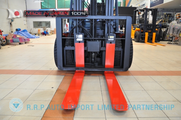 ขายรถโฟล์คลิฟท์มือสอง TOYOTA รุ่น 8FD25-38928 ราคา 580,000 บาท นำเข้าจากประเทศญี่ปุ่น 100\% ไม่เคยใช้งานในไทย