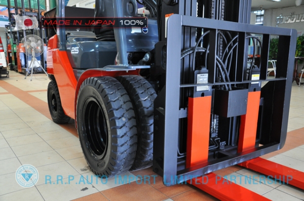 ขายรถโฟล์คลิฟท์มือสอง TOYOTA รุ่น 8FD25-38928 ราคา 580,000 บาท นำเข้าจากประเทศญี่ปุ่น 100\% ไม่เคยใช้งานในไทย