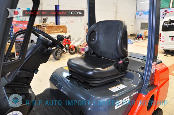 ขายรถโฟล์คลิฟท์มือสอง TOYOTA รุ่น 8FD25-38928 ราคา 580,000 บาท นำเข้าจากประเทศญี่ปุ่น 100\% ไม่เคยใช้งานในไทย