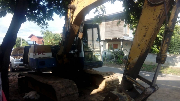 เเม็คโคร KOMATSU 100รุ่น5 สถาพใช้งานได้ เอกสารชื้อขาย  ราคา 315,000บ. สนใจติดต่อ 0835601591 หรือ 0903494058