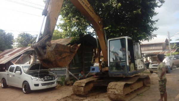 เเม็คโคร KOMATSU 100รุ่น5 สถาพใช้งานได้ เอกสารชื้อขาย  ราคา 315,000บ. สนใจติดต่อ 0835601591 หรือ 0903494058