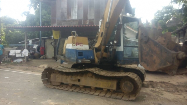 เเม็คโคร KOMATSU 100รุ่น5 สถาพใช้งานได้ เอกสารชื้อขาย  ราคา 315,000บ. สนใจติดต่อ 0835601591 หรือ 0903494058
