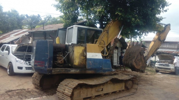 เเม็คโคร KOMATSU 100รุ่น5 สถาพใช้งานได้ เอกสารชื้อขาย  ราคา 315,000บ. สนใจติดต่อ 0835601591 หรือ 0903494058