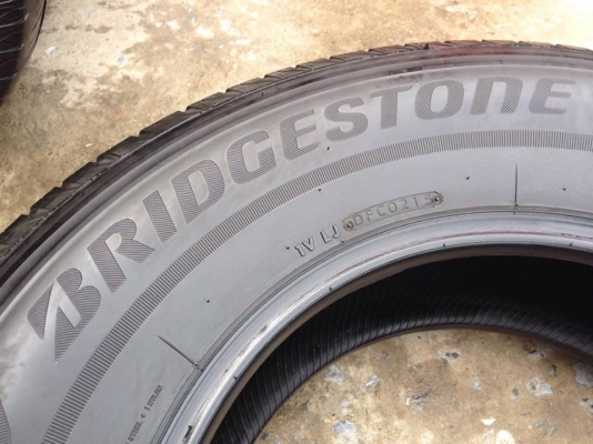 ยาง Bridgstone 265-70-16 ปี 15 ครบชุด 4 เส้น 6000  สภาพสวยๆไม่มีปะไม่บวมไม่กินข้าง ดอกยางเหลือเยอะเอาไปวิ่งกันใด้อีกยาวค่ะ