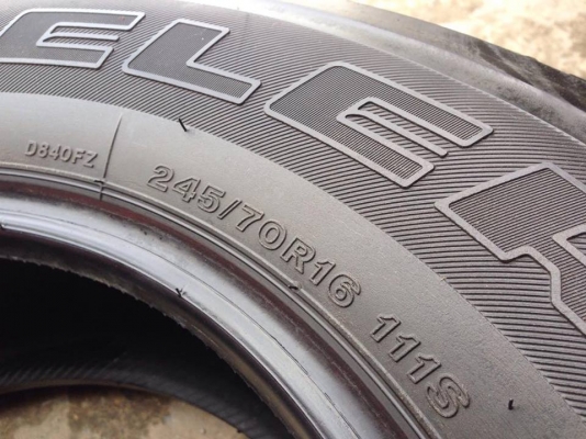 ยาง Bridgstone 245-70-16 ปี 15 ครบชุด 4 เส้น 7500  สภาพสวยๆไม่มีปะไม่บวมไม่กินข้าง ดอกยางเหลือเยอะเอาไปวิ่งกันใด้อีกยาวค่ะ