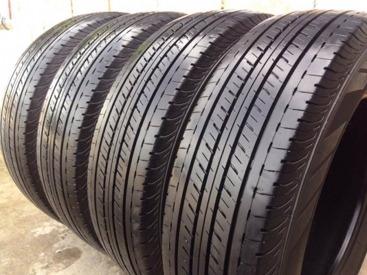 ยาง Bridgstone 215-70-16 ปี 16 ครบชุด 4 เส้น 7500  สภาพสวยๆไม่มีปะไม่บวมไม่กินข้าง ดอกยางเหลือเยอะเอาไปวิ่งกันใด้อีกยาวค่ะ
