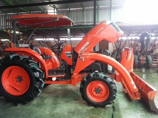 คูโบต้า L4708 4 WD ใบมีดดันหน้าช้าง ผานหลังช้าง DH246F ทำงาน 415 ชั่วโมง จดทะเบียน ส.ค.2556
