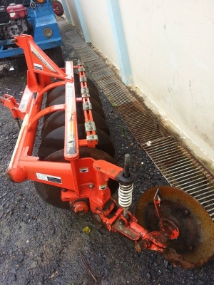 คูโบต้า L4708 4 WD ใบมีดดันหน้าช้าง ผานหลังช้าง DH246F ทำงาน 415 ชั่วโมง จดทะเบียน ส.ค.2556