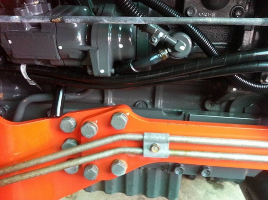 คูโบต้า L4708 4 WD ใบมีดดันหน้าช้าง ผานหลังช้าง DH246F ทำงาน 415 ชั่วโมง จดทะเบียน ส.ค.2556