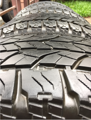 ยาง Yokohama 265 70 16 ปลายปี13 ดอกเต็ม ใช้กันยาว ราคาไม่แพง