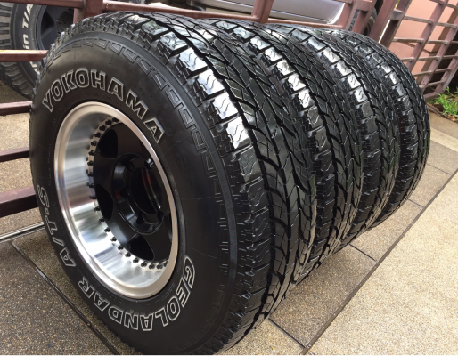 ล้อแท้ Apache ขอบ15 สภาพสวย ไม่มีซ่อม พร้อมยาง All Yokohama 30 9.5 R15 ดอกเต็ม ราคาไม่แพง