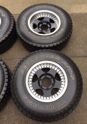 ล้อแท้ Apache ขอบ15 สภาพสวย ไม่มีซ่อม พร้อมยาง All Yokohama 30 9.5 R15 ดอกเต็ม ราคาไม่แพง