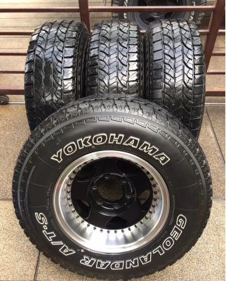 ล้อแท้ Apache ขอบ15 สภาพสวย ไม่มีซ่อม พร้อมยาง All Yokohama 30 9.5 R15 ดอกเต็ม ราคาไม่แพง