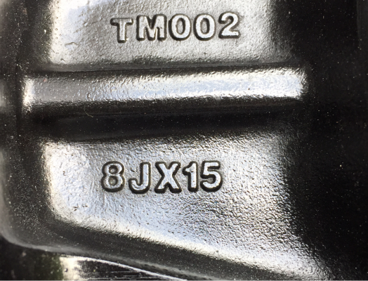 ล้อแท้ Apache ขอบ15 สภาพสวย ไม่มีซ่อม พร้อมยาง All Yokohama 30 9.5 R15 ดอกเต็ม ราคาไม่แพง