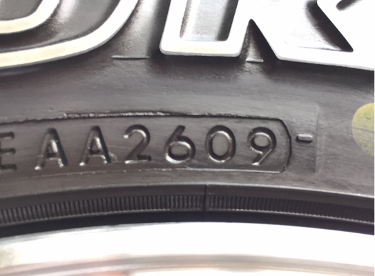 ล้อแท้ Apache ขอบ15 สภาพสวย ไม่มีซ่อม พร้อมยาง All Yokohama 30 9.5 R15 ดอกเต็ม ราคาไม่แพง