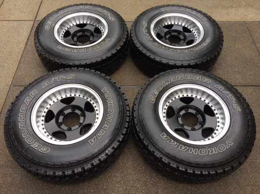 ล้อแท้ Apache ขอบ15 สภาพสวย ไม่มีซ่อม พร้อมยาง All Yokohama 30 9.5 R15 ดอกเต็ม ราคาไม่แพง