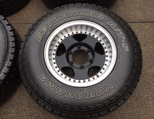 ล้อแท้ Apache ขอบ15 สภาพสวย ไม่มีซ่อม พร้อมยาง All Yokohama 30 9.5 R15 ดอกเต็ม ราคาไม่แพง