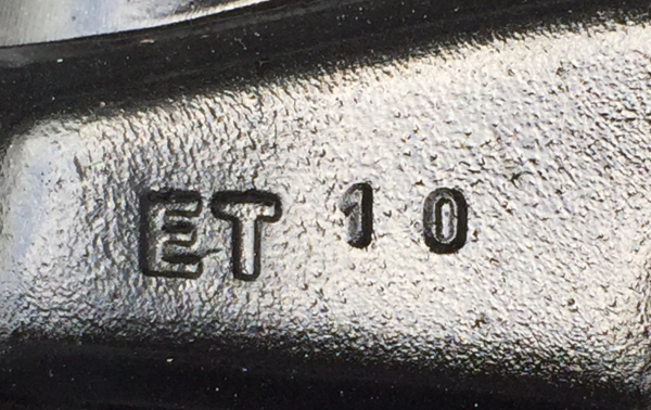ล้อแท้ Apache ขอบ15 สภาพสวย ไม่มีซ่อม พร้อมยาง All Yokohama 30 9.5 R15 ดอกเต็ม ราคาไม่แพง