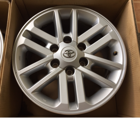 ล้อแท้ Toyota VIGO Champ 4x4 ตัวTop สภาพสวย ไม่เคยซ่อม พร้อมน็อตโตโยต้าแท้ครบ 24ตัว ราคาไม่แพง