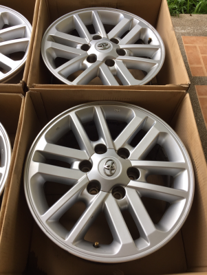 ล้อแท้ Toyota VIGO Champ 4x4 ตัวTop สภาพสวย ไม่เคยซ่อม พร้อมน็อตโตโยต้าแท้ครบ 24ตัว ราคาไม่แพง