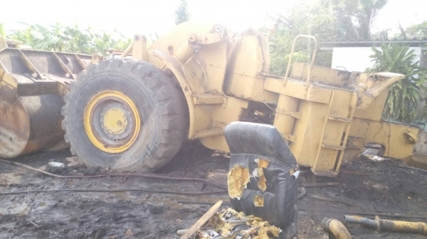 ขายบุ้งกี่รถตักล้อยาง CAT-950 Fและ 966 สภาพสวยโทรมาคุยกันครับ ขายบุ้งกี่รถตักล้อยาง CAT-950 Fและ 966 สภาพสวยโทรมาคุยกันครับ