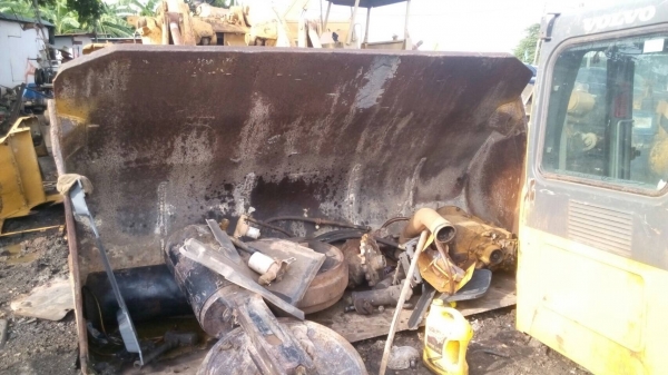 ขายบุ้งกี่รถตักล้อยาง CAT-950 Fและ 966 สภาพสวยโทรมาคุยกันครับ ขายบุ้งกี่รถตักล้อยาง CAT-950 Fและ 966 สภาพสวยโทรมาคุยกันครับ