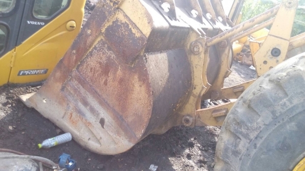 ขายบุ้งกี่รถตักล้อยาง CAT-950 Fและ 966 สภาพสวยโทรมาคุยกันครับ ขายบุ้งกี่รถตักล้อยาง CAT-950 Fและ 966 สภาพสวยโทรมาคุยกันครับ