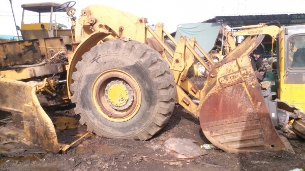 ขายบุ้งกี่รถตักล้อยาง CAT-950 Fและ 966 สภาพสวยโทรมาคุยกันครับ ขายบุ้งกี่รถตักล้อยาง CAT-950 Fและ 966 สภาพสวยโทรมาคุยกันครับ