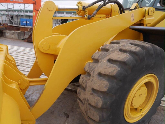 KOMATSU WA400-3E. นำเข้าจากญี่ปุ่น สภาพสวยสุดๆ โทร.090-986-2521 อ๊อบ