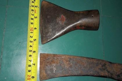 ขายขวานขุดขวานโยนงานเก่าโบราณตราปลาเพชร