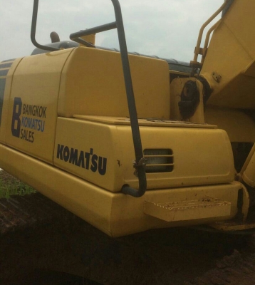 ขาย แม็คโค KOMAT'SU PC 200-7สภาพเต็มอุปกรณ์ทุกระบบ รถสวยๆไม่มีโซม ระยะการใช้งาน 10,100ชม. เล่มทเบึยนพร้อมโอน